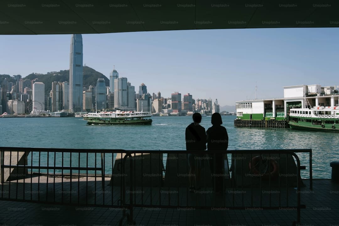 张凌赫田曦薇《逐玉》CP营销与商业价值剖析